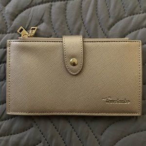 NEW IN PACKAGING Travelambo RFID blocking wallet in “silver-gold”